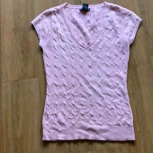 We’re all look good in pink V-neck top 😍😊